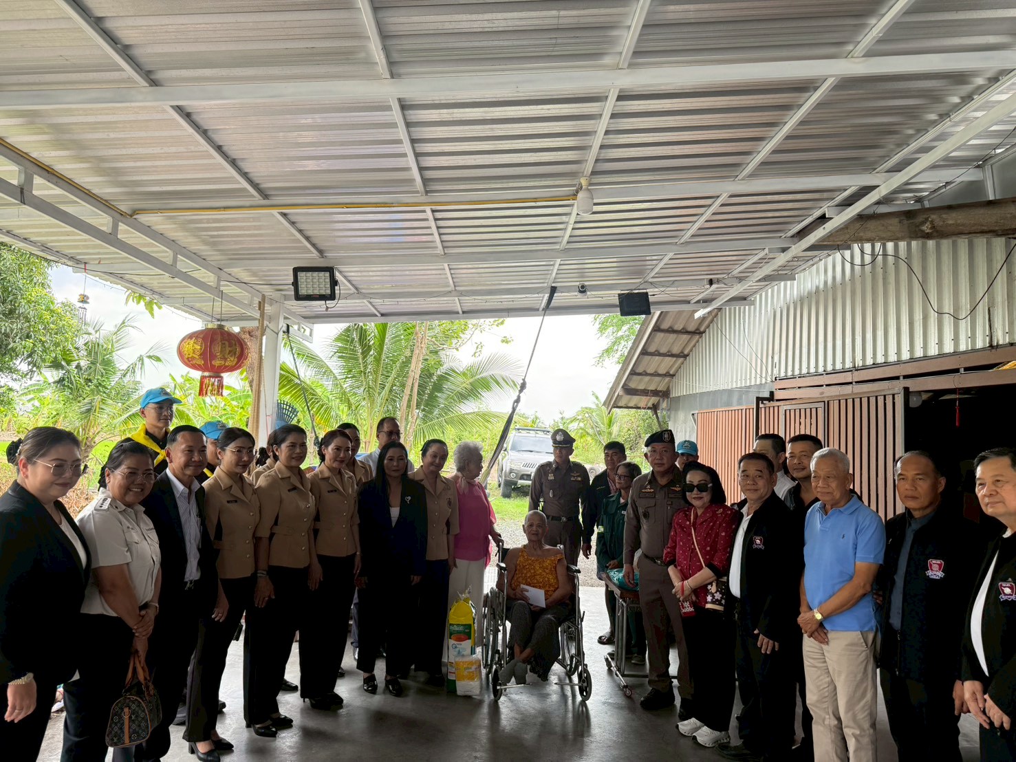 ตรวจเยี่ยมลงพื้นที่ช่วยเหลือประชาชนกลุ่มเปราะบางในพื้นที่ สน.นิมิตรใหม่
